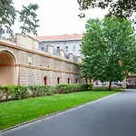 Blueground Rostovska Str Renovated Furnished Prg-19
